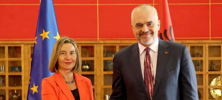 Θετική εισήγηση για ενταξιακές διαπραγματεύσεις της Αλβανίας στην ΕΕ -Ράμα: Ιστορική στιγμή